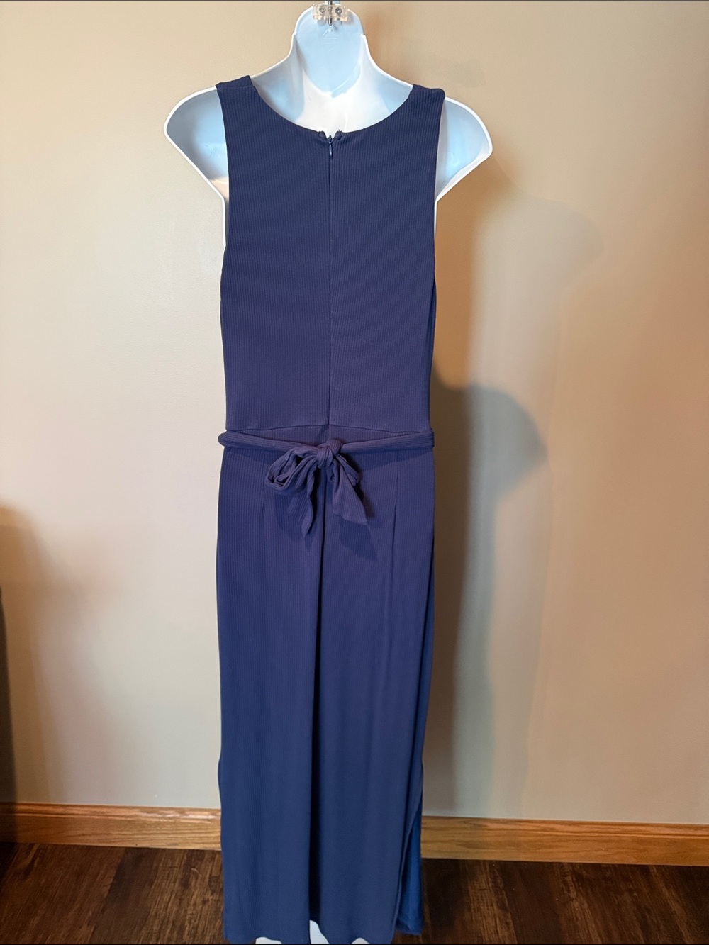 Sleeveless Twist-Front Navy Midi/Maxi Dress with Cutout - Picture 3 of 5